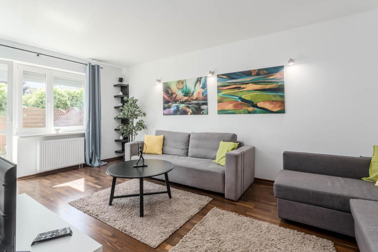 Chill Apartments Kabaty Family Варшава Екстериор снимка